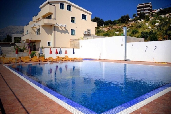 Hotel Apartments De Lara (Bar)